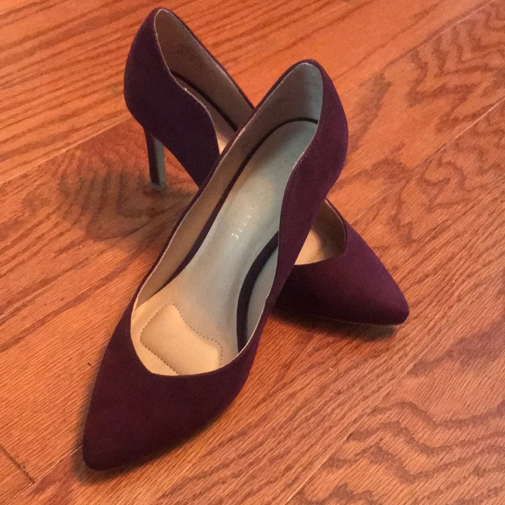 Kelly & Katie Burgundy Pumps
